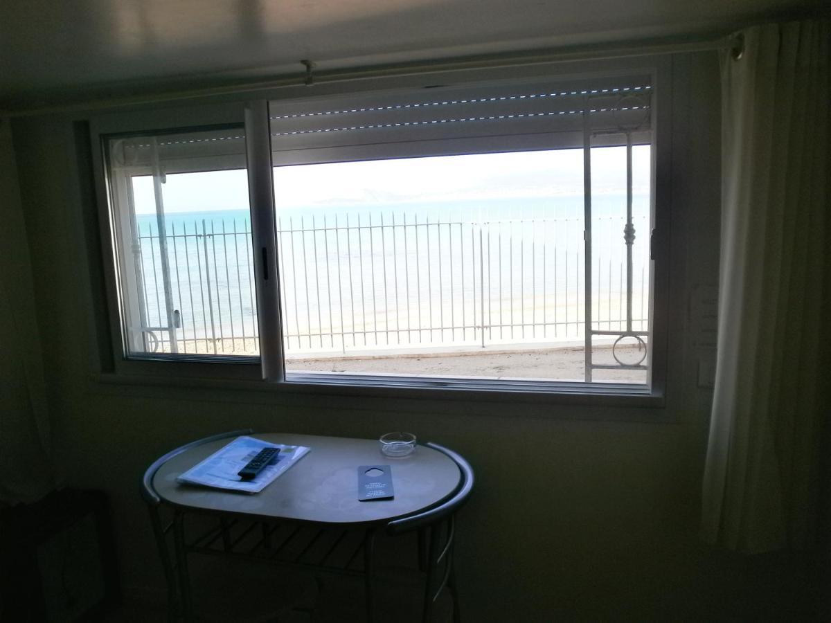 Au Tapis De Sable Otel Saint-Cyr-sur-Mer Oda fotoğraf