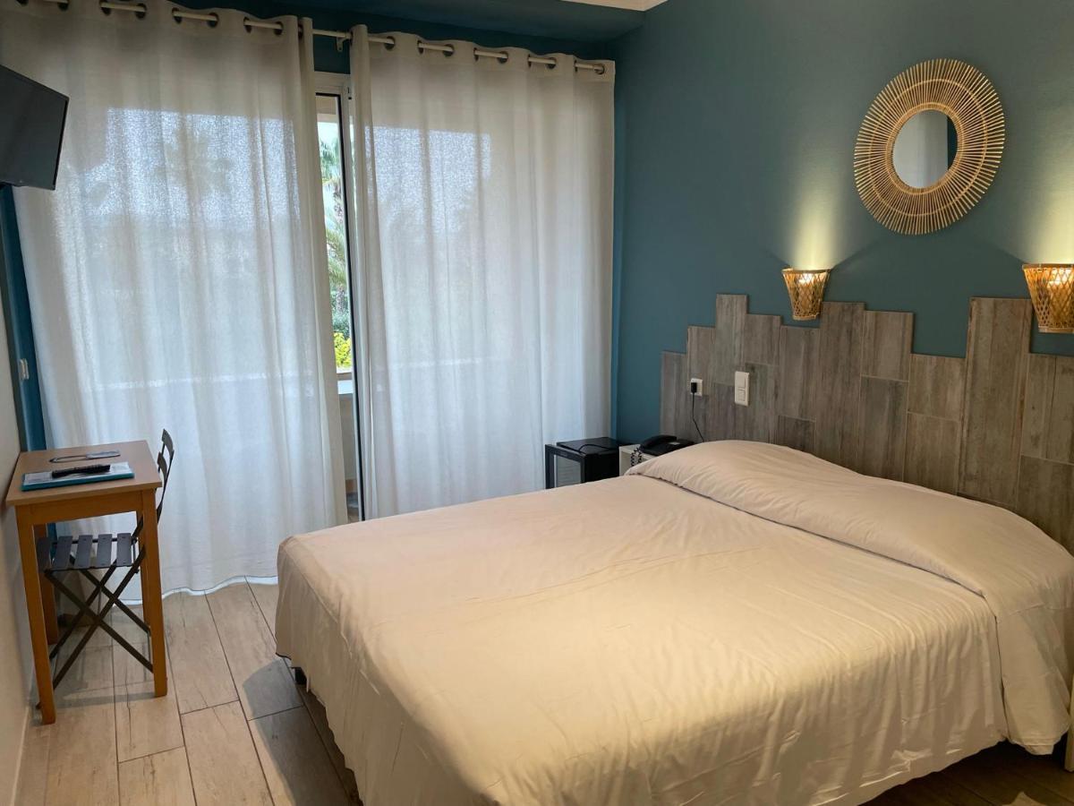 Au Tapis De Sable Otel Saint-Cyr-sur-Mer Dış mekan fotoğraf